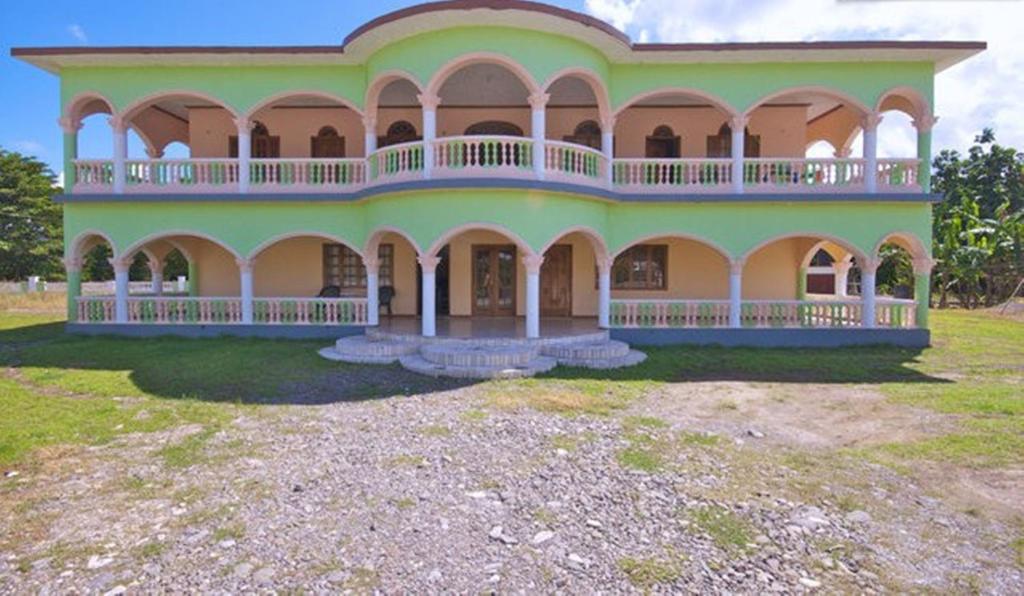 Dolphin Bay Yoga Guest House Drapers Εξωτερικό φωτογραφία