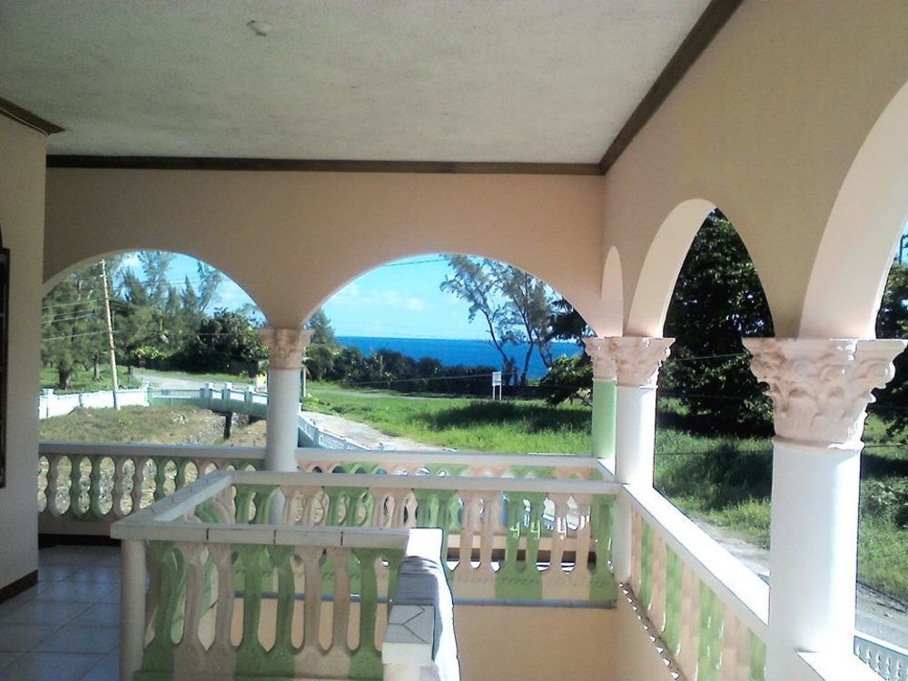 Dolphin Bay Yoga Guest House Drapers Εξωτερικό φωτογραφία